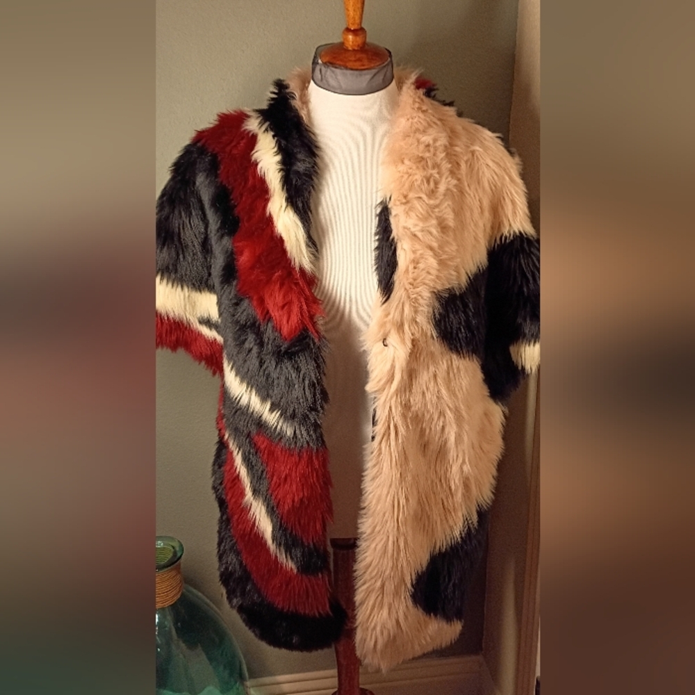 Donna Salyers Fabulous Furs Stoll Drape Wrap Red & Pink OS With Pockets!